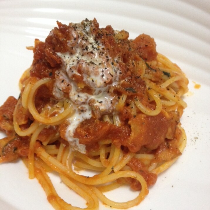 少ない材料でおいしく!トマトのクリームパスタ